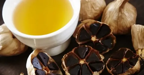 تصویر 2 از سیر سیاه کیلویی ارگانیک و سالم با بسته بندی مقاوم
